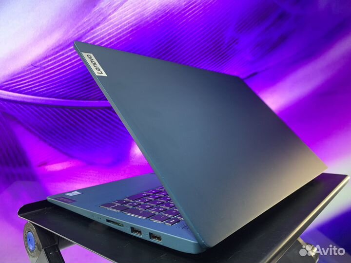 Стильный ультрабук Lenovo / Intel Core i5 / SSD