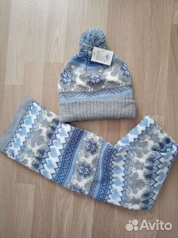 Шапка и шарф, новый комплект
