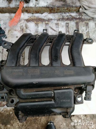 Коллектор впускной Рено Флюенс 1.6 л