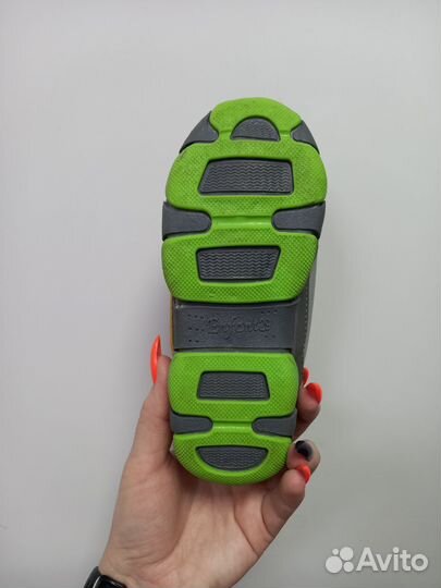 Кроссовки детские новые