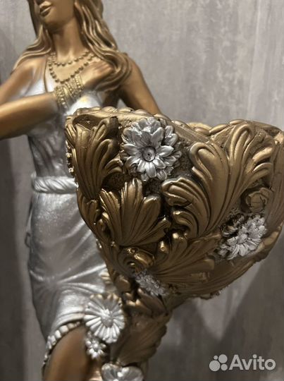 Ваза напольная,девушка,высота 85 см