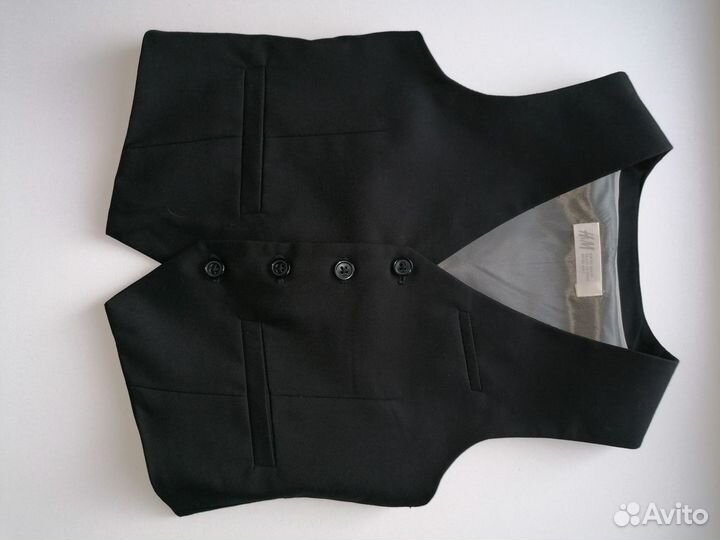 Новый жилет H&M р-р 122 (6-7 лет)