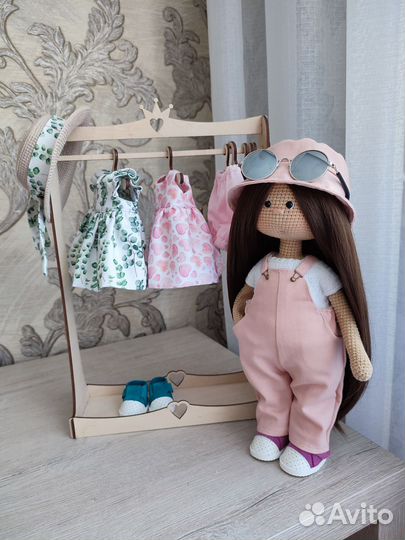 Куколка вязаная с гардеробом