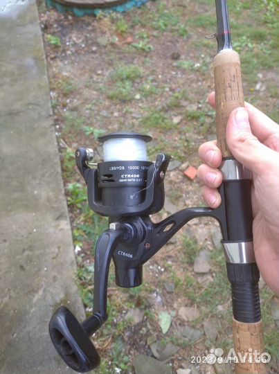 Спиннинг с катушкой