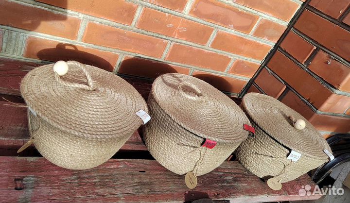 Корзинка из джута, с крышкой, сшита в технике 