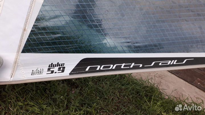 Парус для виндсерфинга