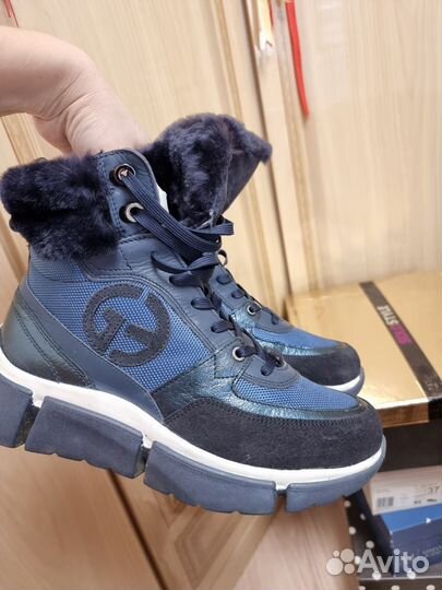 Кроссовки зимние женские 37 Италия