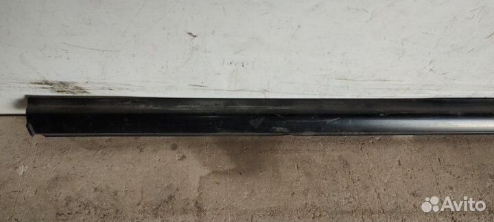 Молдинг стекла передний правый Ssang Yong Kyron