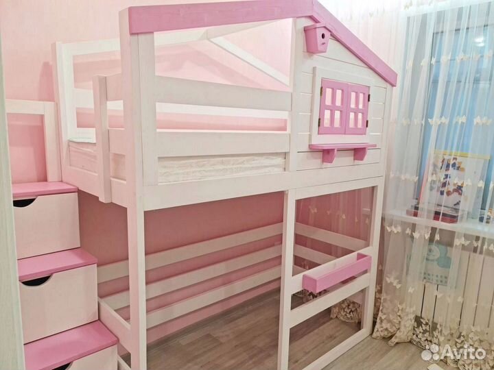 Двухъярусная кровать из массива
