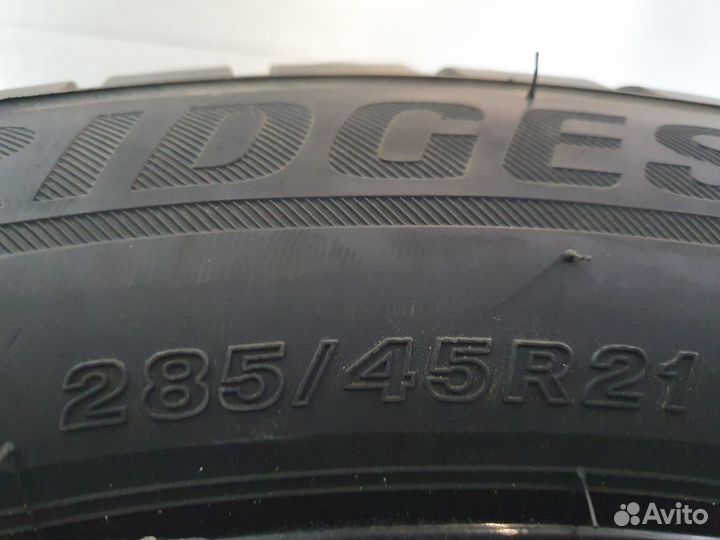 Bridgestone Blizzak LM-001 285/45 R21