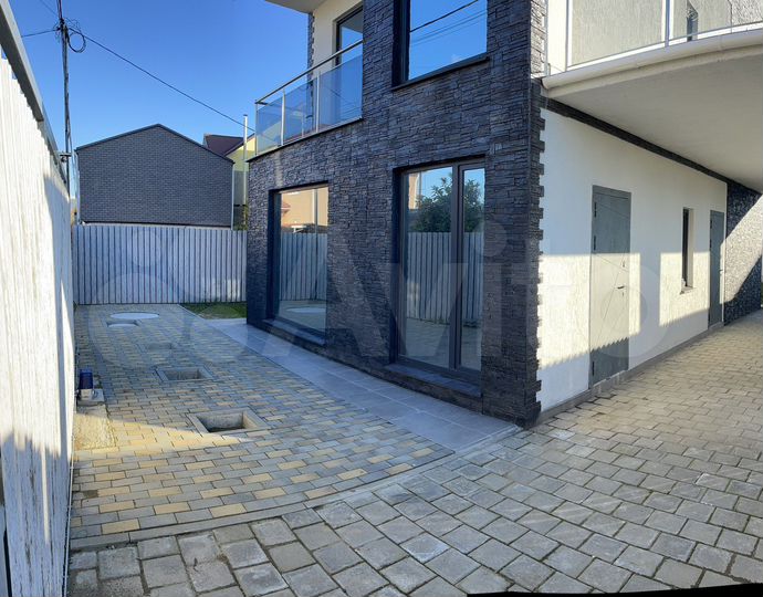 Дом 186 м² на участке 2,5 сот.