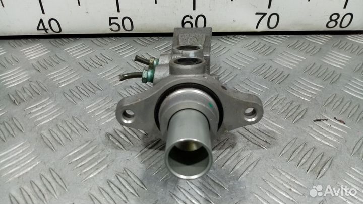 Б/У Цилиндр тормозной главный