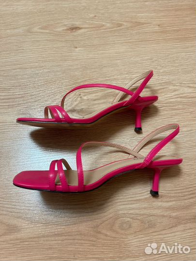 Босоножки calipso