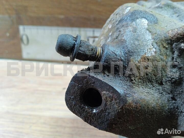 Суппорт передний Рено Логан 1