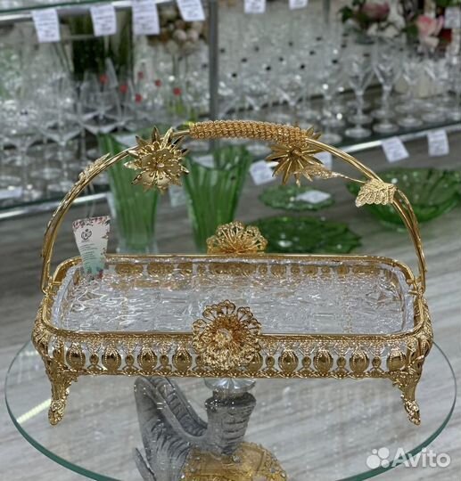 Ваза блюдо на ножах фруктовница