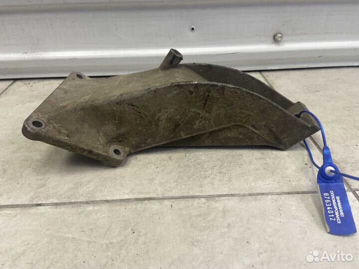 Кронштейн двигателя BMW E39