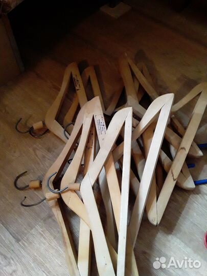 Вешалки плечики б/у