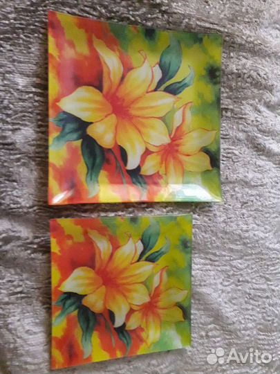 Набор из двух квадратных тарелок. Новый