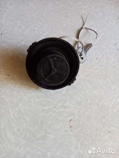 Крышка от бензобака с ключем