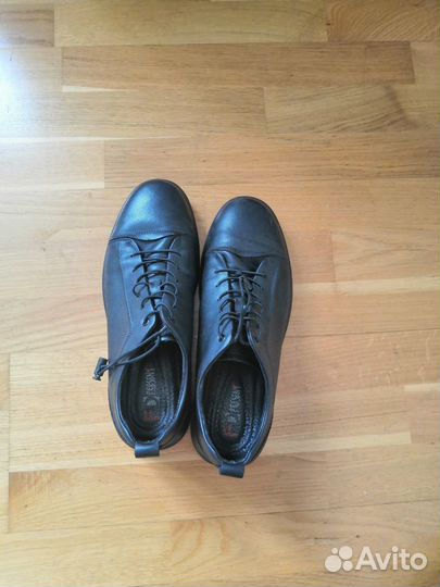 Школьная форма для мальчика + рубашки, + обувь