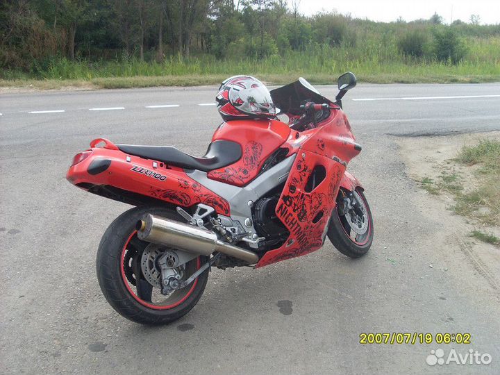 Продам Kawassaki zzr1100 1992года на запчасти