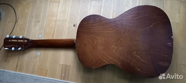 Гитара Луначарского без струн