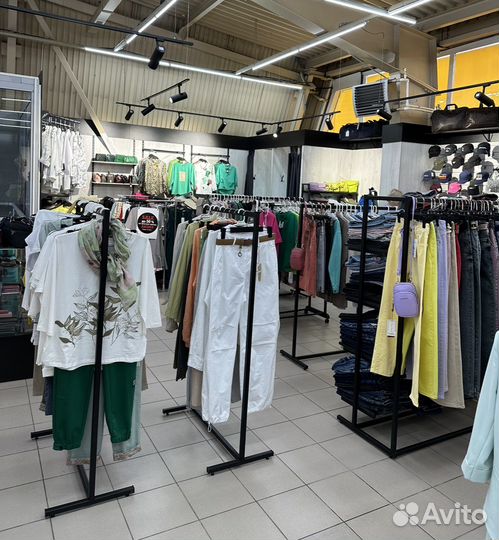 Продавец консультант одежды