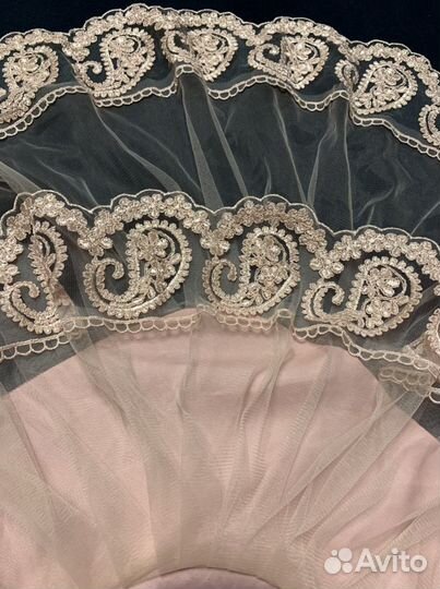 Кружевной уголок и бант на выписку из роддома