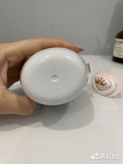 Контейнер для пустышек и новая пустышка