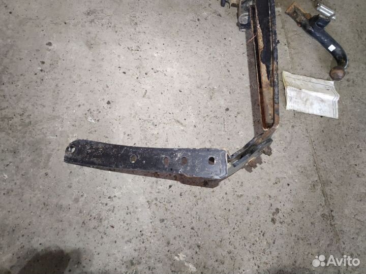 Фаркоп Subaru Forester SG5 SF5