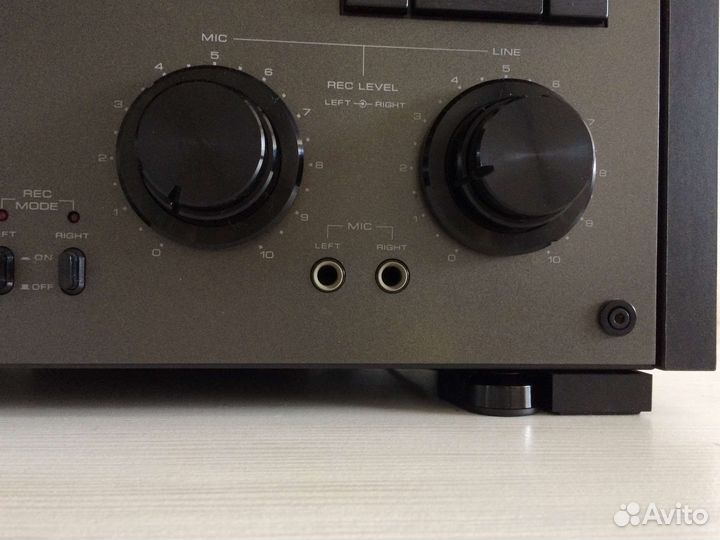 Магнитофон Аkai, Technics пульт ду