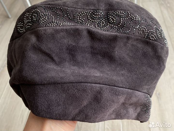 Берет из натуральной кожи