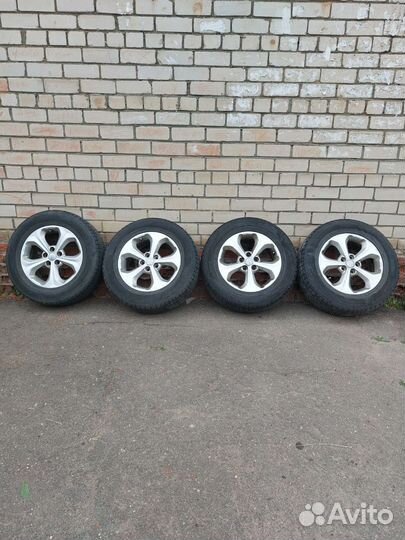 Kumho Crugen Premium KL33 235/65 R17 104
