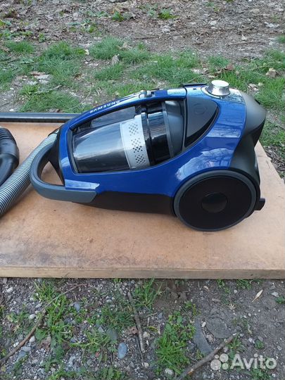 Пылесос Samsung с пультом управления
