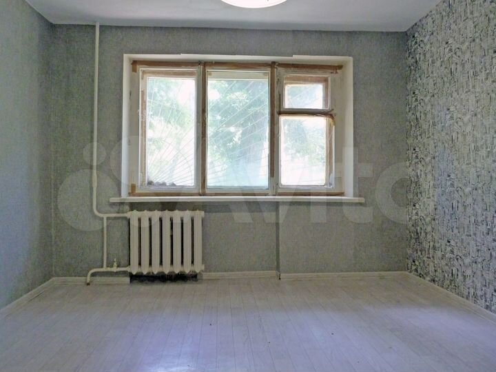 Комната 27,3 м² в 2-к., 1/5 эт.