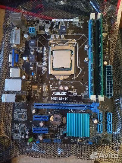 Материнская плата в сборе