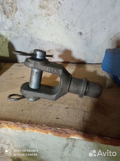 Буксировочный крюк