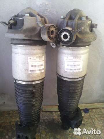 Пневмостойка touareg левая задняя