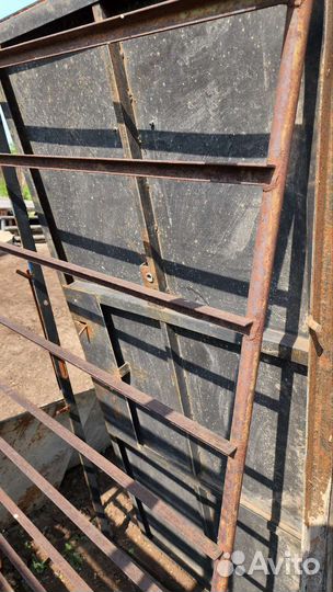 Металлическая дверь бу