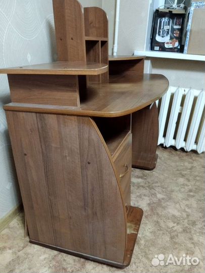 Компьютерный стол