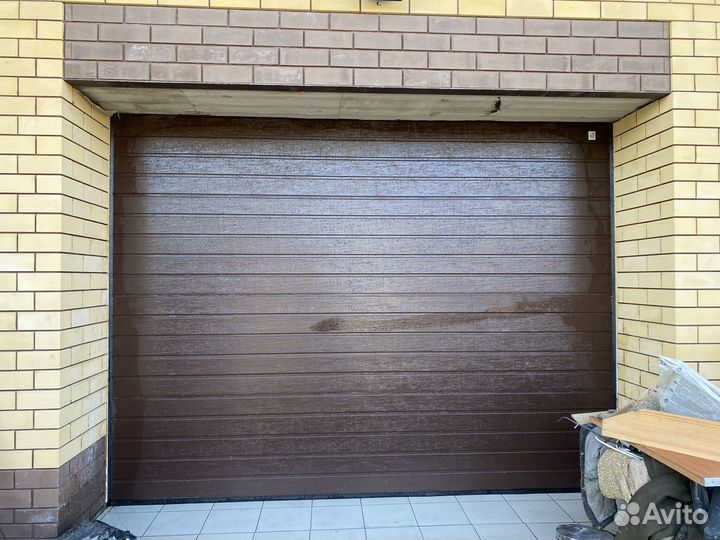 Секционные ворота alutech