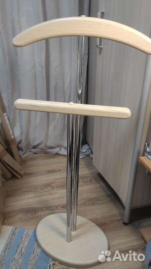 Вешалка для одежды напольная, деревянная