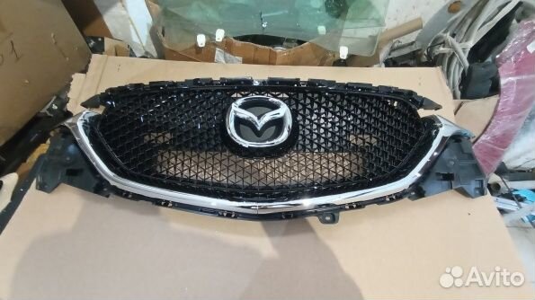 Решетка радиатора Mazda CX-5 2019 г