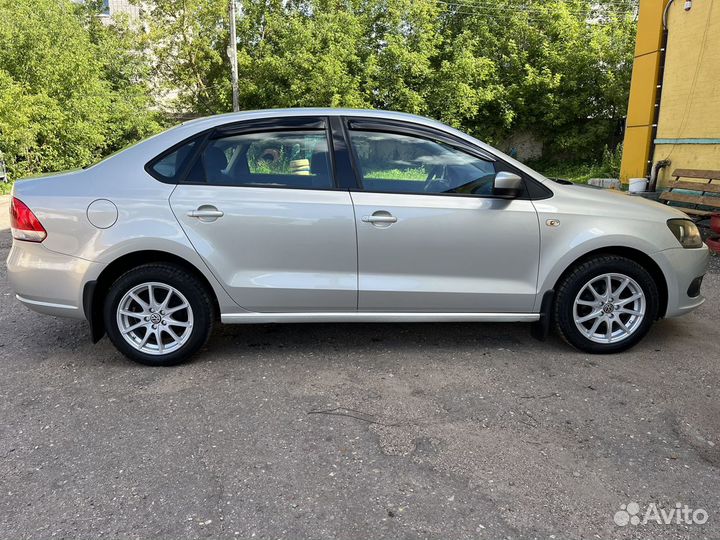 Volkswagen Polo 1.6 AT, 2011, 151 207 км