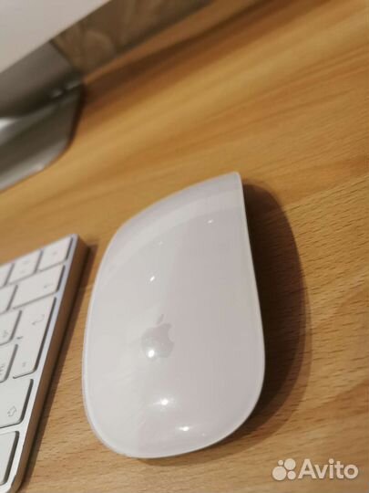 Клавиатура и мышь Apple