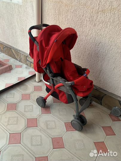 Прогулочная коляска