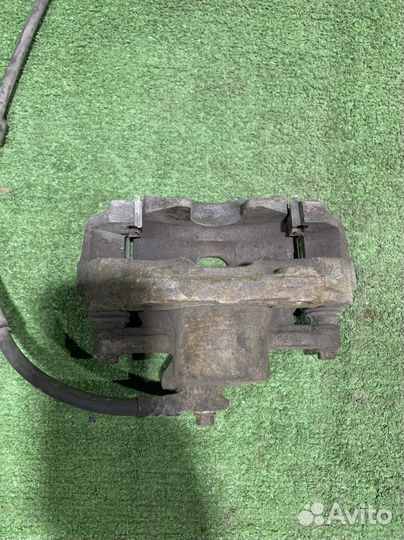 Передний правый тормозной суппорт VW Polo 5