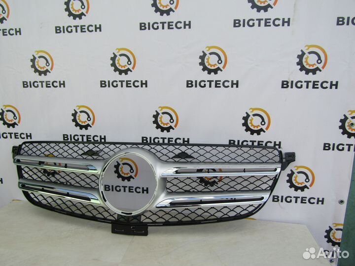 Решетка радиатора Mercedes W166 A1668880260