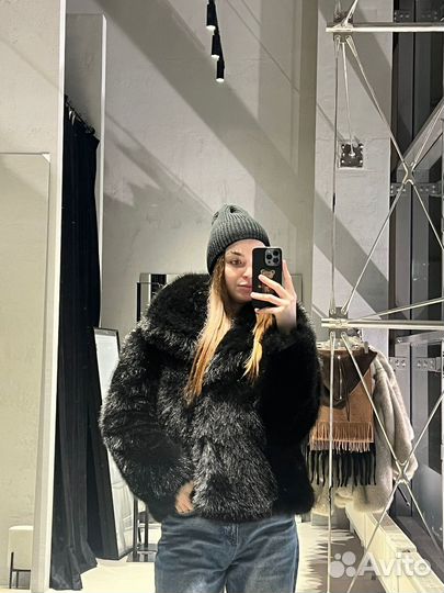 Шуба из эко меха черная