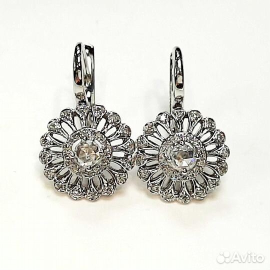 Золотые серьги с бриллиантами